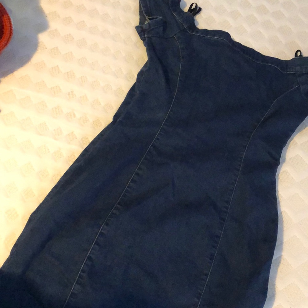 Dress - Picture 3 of 4